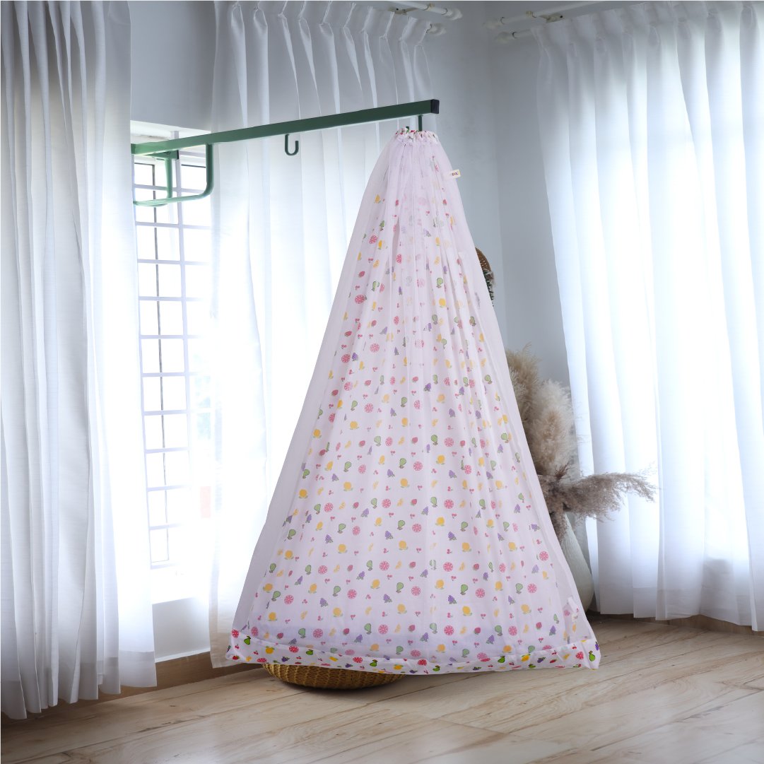 White Fruity Cradle with Net and Window Hanger Set