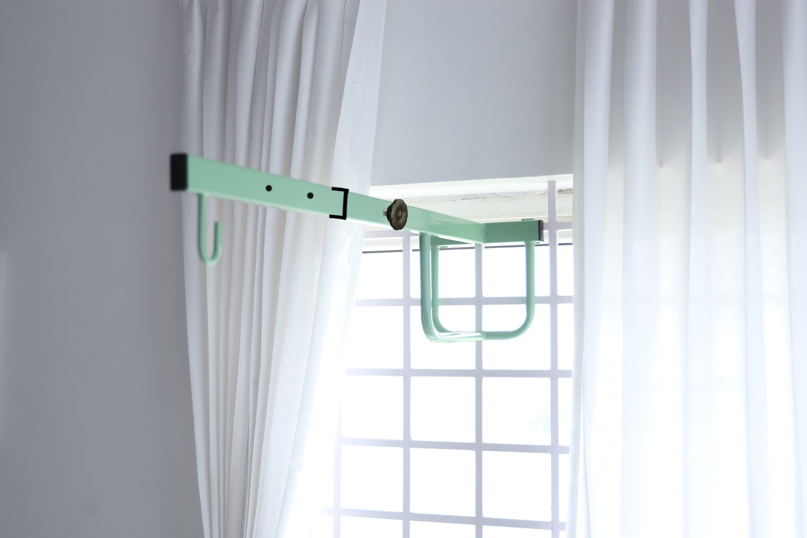 Adjustable Window Hanger